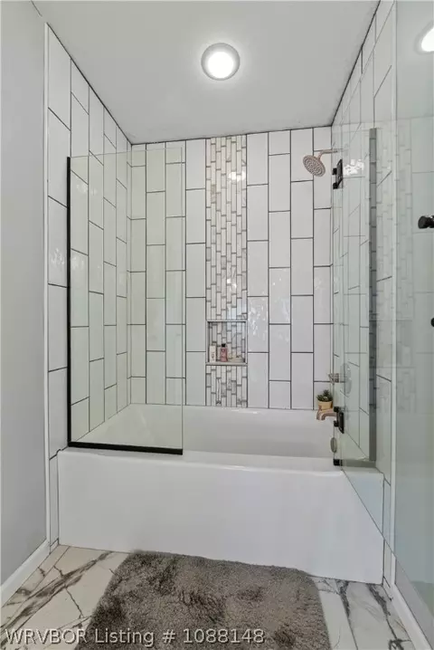 Bath - 9712 E Pointe Dr, Fort Smith, AR 72903 photo 3 of 5