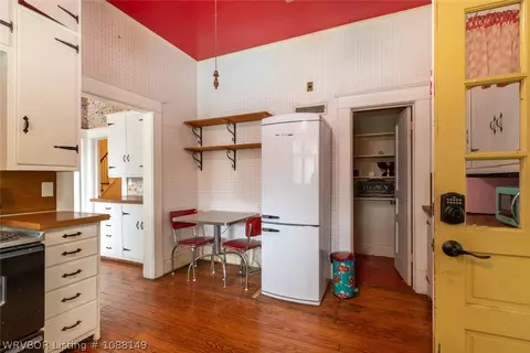 Kitchen - 2001 Hendricks Blvd, Fort Smith, AR 72903 photo 5 of 5