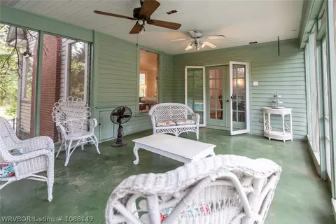 Exterior - 2001 Hendricks Blvd, Fort Smith, AR 72903 photo 4 of 24