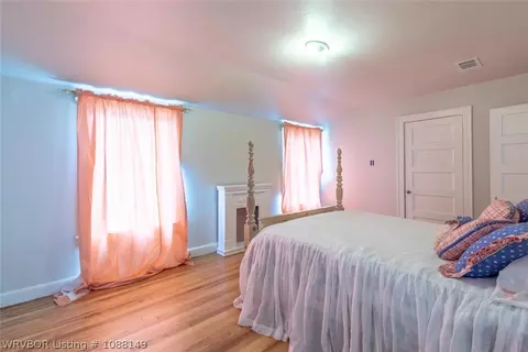 Bedroom - 2001 Hendricks Blvd, Fort Smith, AR 72903 photo 4 of 8