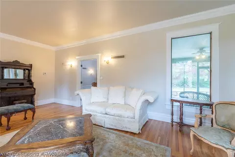 Living - 2001 Hendricks Blvd, Fort Smith, AR 72903 photo 2 of 5