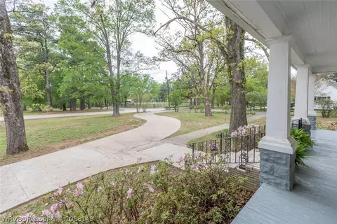 Exterior - 2001 Hendricks Blvd, Fort Smith, AR 72903 photo 18 of 24