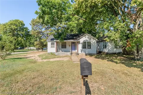Exterior - 1401 N 36th St, Fort Smith, AR 72904 photo 2 of 6