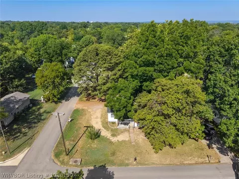 View/Area - 1401 N 36th St, Fort Smith, AR 72904 photo 2 of 6