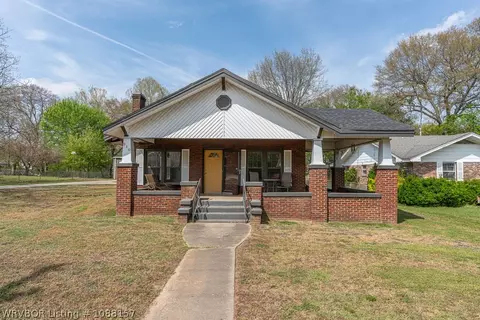 Exterior - 310 Denver St, Greenwood, AR 72936 photo 3 of 13