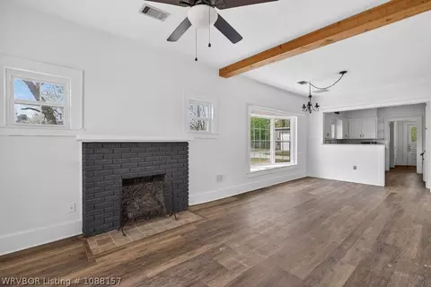 Living - 310 Denver St, Greenwood, AR 72936 photo 3 of 5