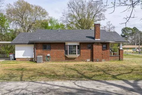 Exterior - 310 Denver St, Greenwood, AR 72936 photo 2 of 13
