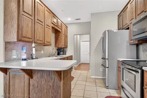 Kitchen - 2614 N 253 Hwy, Lavaca, AR 72941 photo 1 of 3