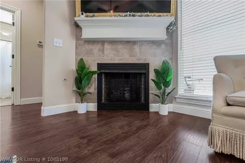 Living - 1825 Ebbing Loop, Barling, AR 72923 photo 3 of 3