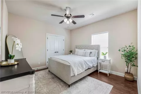 Bedroom - 1825 Ebbing Loop, Barling, AR 72923 photo 4 of 5