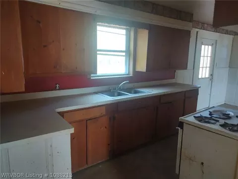 Kitchen - 4712 S 31st St, Fort Smith, AR 72901 photo 1 of 1