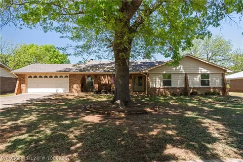 108 Rosewood Dr, Poteau, OK 74953