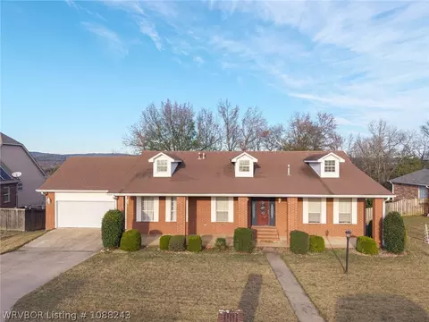 1912 Parkridge Dr, Van Buren, AR 72956