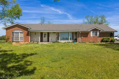 1818 E Main St, Charleston, AR 72933