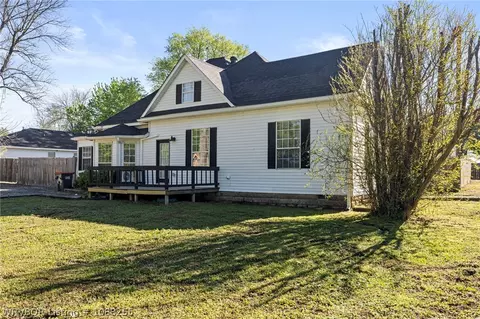 Exterior - 304 Choctaw St, Hackett, AR 72937 photo 3 of 14
