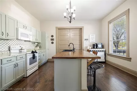 Kitchen - 304 Choctaw St, Hackett, AR 72937 photo 4 of 4