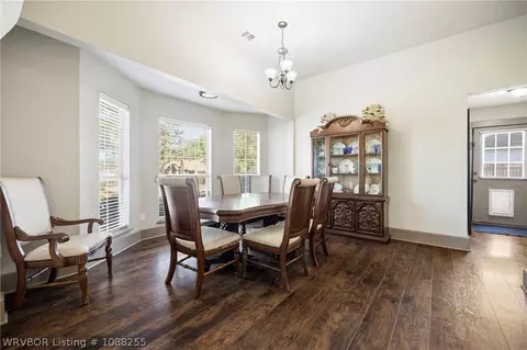 Dining - 304 Choctaw St, Hackett, AR 72937 photo 1 of 2