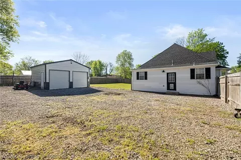 Exterior - 304 Choctaw St, Hackett, AR 72937 photo 10 of 14