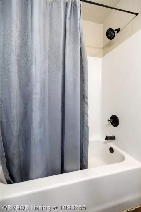 Bath - 304 Choctaw St, Hackett, AR 72937 photo 1 of 5