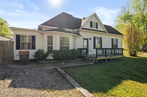 304 Choctaw St, Hackett, AR 72937