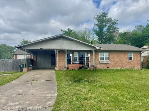 7300 Jenny Lind Rd, Fort Smith, AR 72908