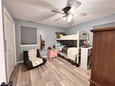 Bedroom - 8811 Sebastian Ct, Hackett, AR 72937 photo 4 of 12