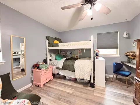 Bedroom - 8811 Sebastian Ct, Hackett, AR 72937 photo 7 of 12