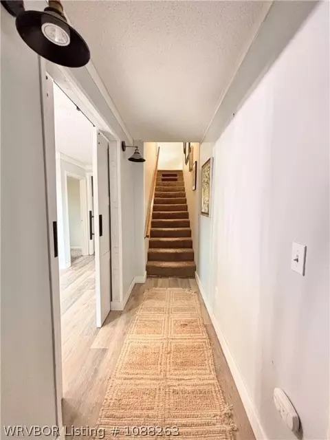 Entry Way - 8811 Sebastian Ct, Hackett, AR 72937 photo 6 of 7