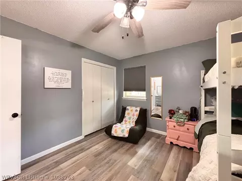 Bedroom - 8811 Sebastian Ct, Hackett, AR 72937 photo 9 of 12
