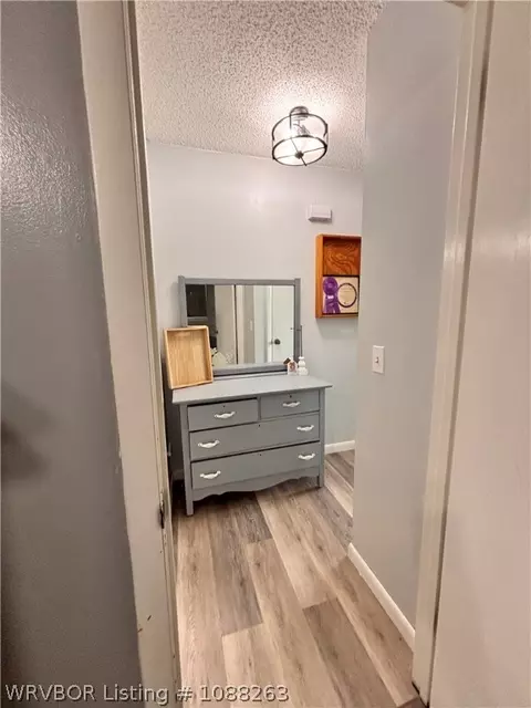Entry Way - 8811 Sebastian Ct, Hackett, AR 72937 photo 3 of 7