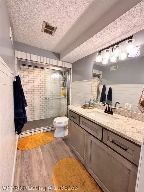 Bath - 8811 Sebastian Ct, Hackett, AR 72937 photo 5 of 6