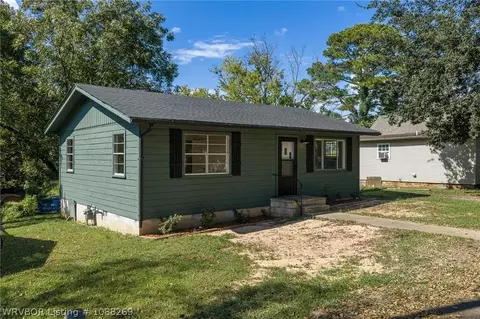 206 N Vine St, Paris, AR 72855 photo 4