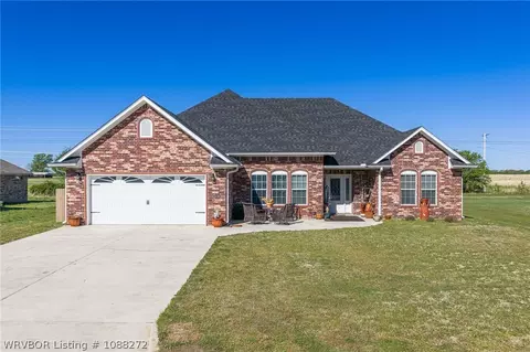 2053 Prairie Fire Dr, Sallisaw, OK 74955