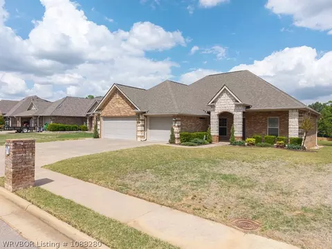 Exterior - 8009 Bridgewood Ln, Fort Smith, AR 72916 photo 6 of 12