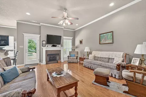 Living - 8009 Bridgewood Ln, Fort Smith, AR 72916 photo 2 of 2