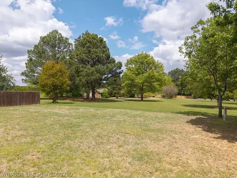 Exterior - 8009 Bridgewood Ln, Fort Smith, AR 72916 photo 12 of 12