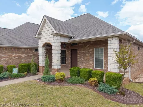 Exterior - 8009 Bridgewood Ln, Fort Smith, AR 72916 photo 7 of 12