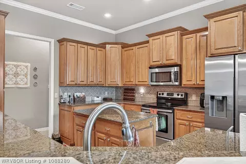 Kitchen - 8009 Bridgewood Ln, Fort Smith, AR 72916 photo 2 of 5