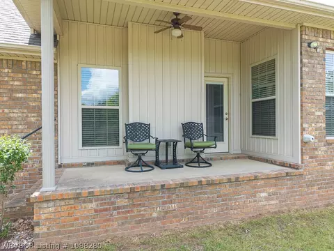 Exterior - 8009 Bridgewood Ln, Fort Smith, AR 72916 photo 8 of 12