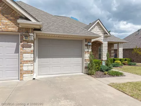 Exterior - 8009 Bridgewood Ln, Fort Smith, AR 72916 photo 4 of 12