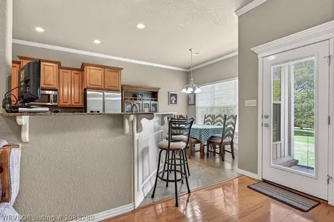 Entry Way - 8009 Bridgewood Ln, Fort Smith, AR 72916 photo 2 of 2