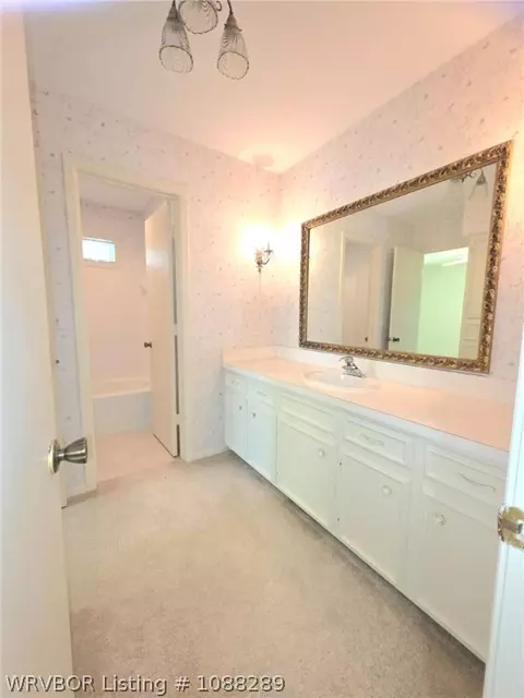 Bath - 7800 Dover Cir, Fort Smith, AR 72903 photo 1 of 3