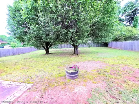 Exterior - 7800 Dover Cir, Fort Smith, AR 72903 photo 7 of 8