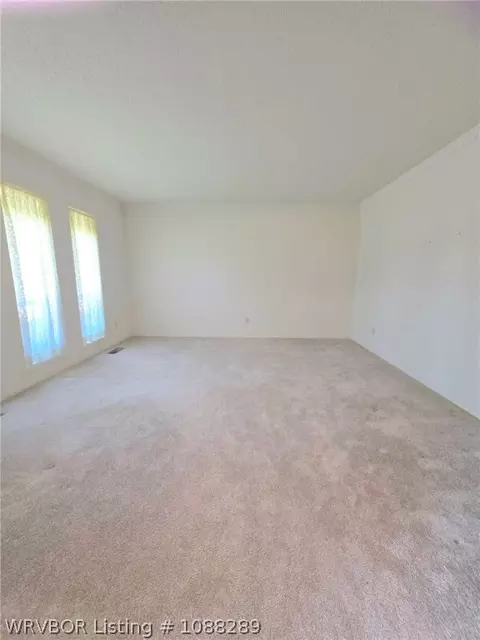 Living - 7800 Dover Cir, Fort Smith, AR 72903 photo 5 of 6