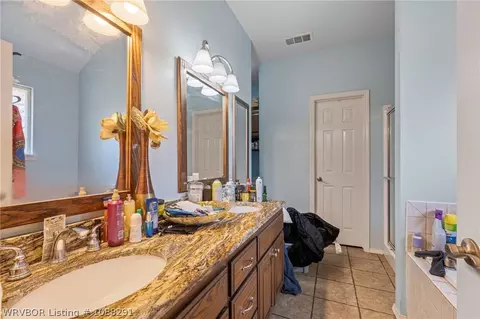 Bath - 7512 Red Pine Dr, Fort Smith, AR 72916 photo 1 of 3