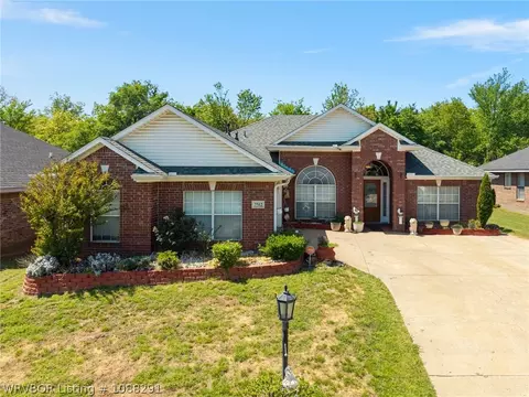7512 Red Pine Dr, Fort Smith, AR 72916