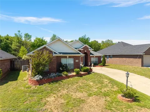 Exterior - 7512 Red Pine Dr, Fort Smith, AR 72916 photo 2 of 6