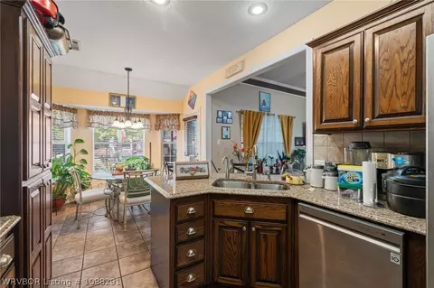 Kitchen - 7512 Red Pine Dr, Fort Smith, AR 72916 photo 2 of 2