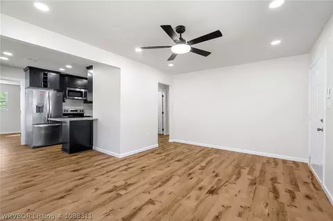 Living - 3605 Wilma Ave, Fort Smith, AR 72904 photo 2 of 3