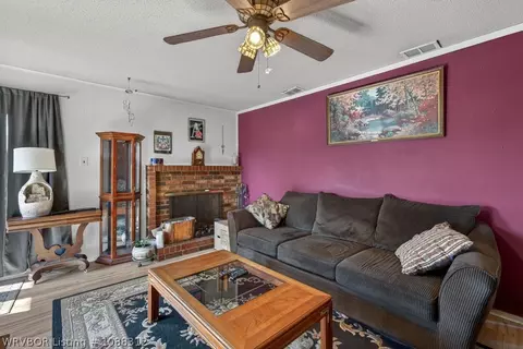 Living - 9100 Gary St, Fort Smith, AR 72903 photo 2 of 3